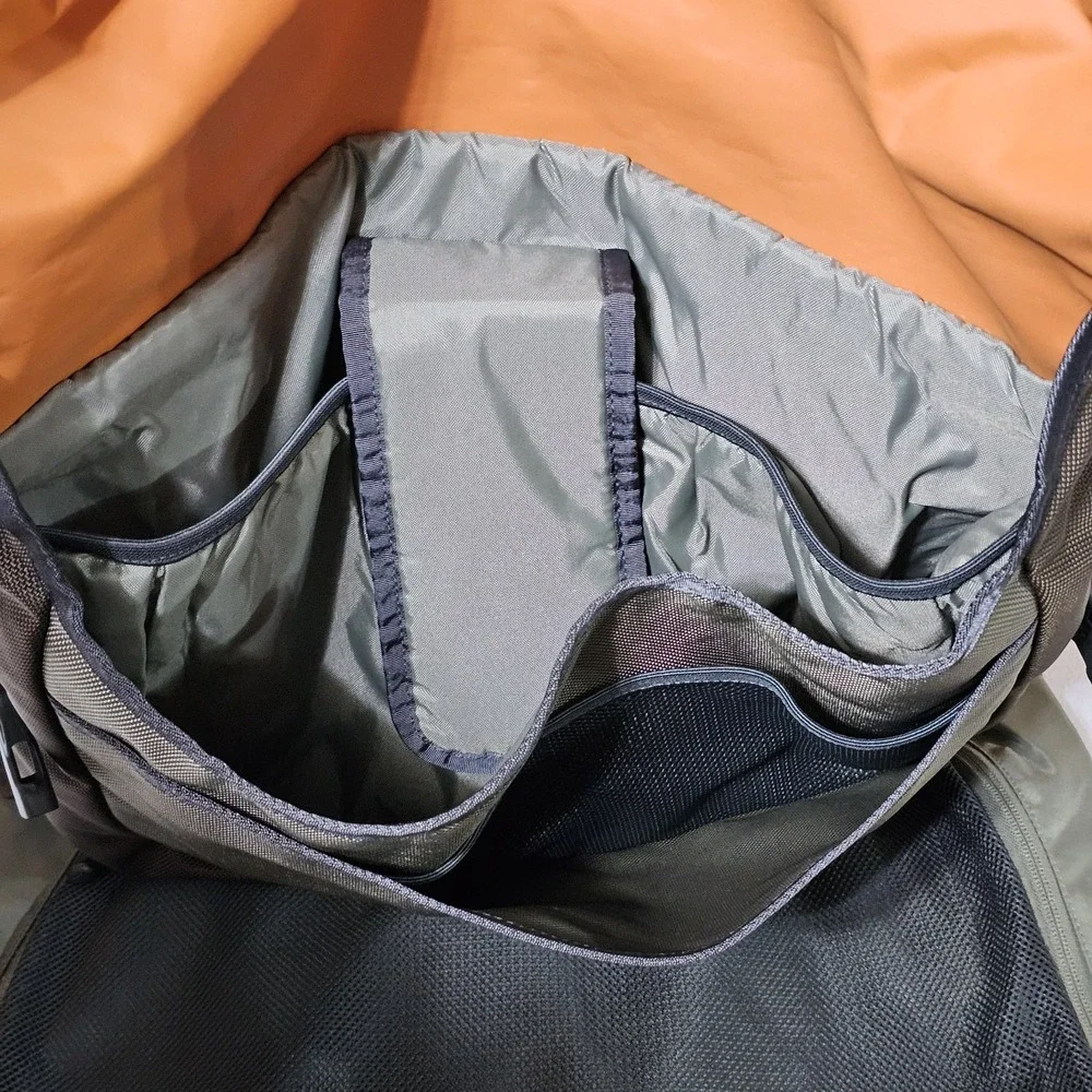 The North Face Oversized XL Messenger Bag TriFold Laptop Luggage Travel Shoulder